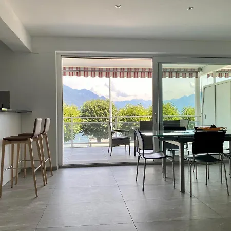 Lungolago Apartment