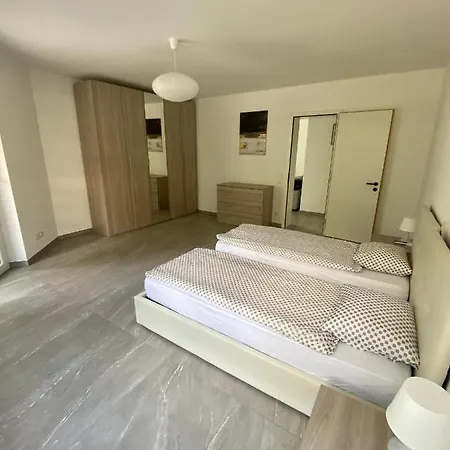 Lungolago Apartment